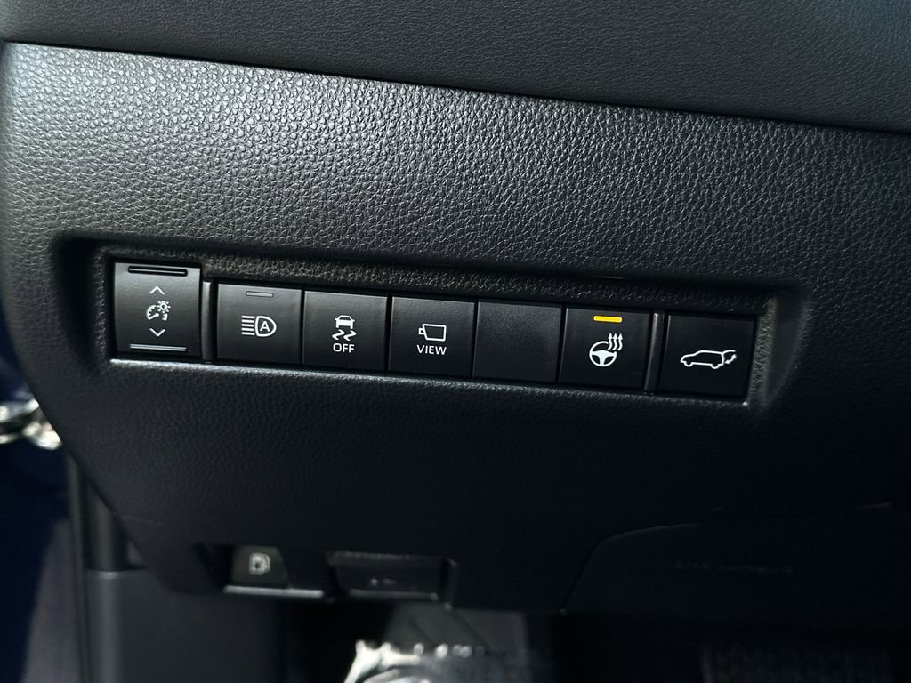 Certified 2022 Toyota Venza Limited image 21