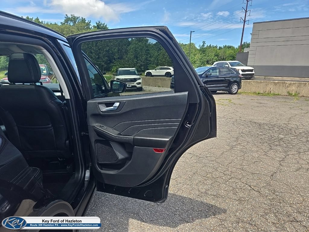 Certified 2022 Ford Escape Titanium w/ Class II Trailer Tow Package AWD/4WD image 49