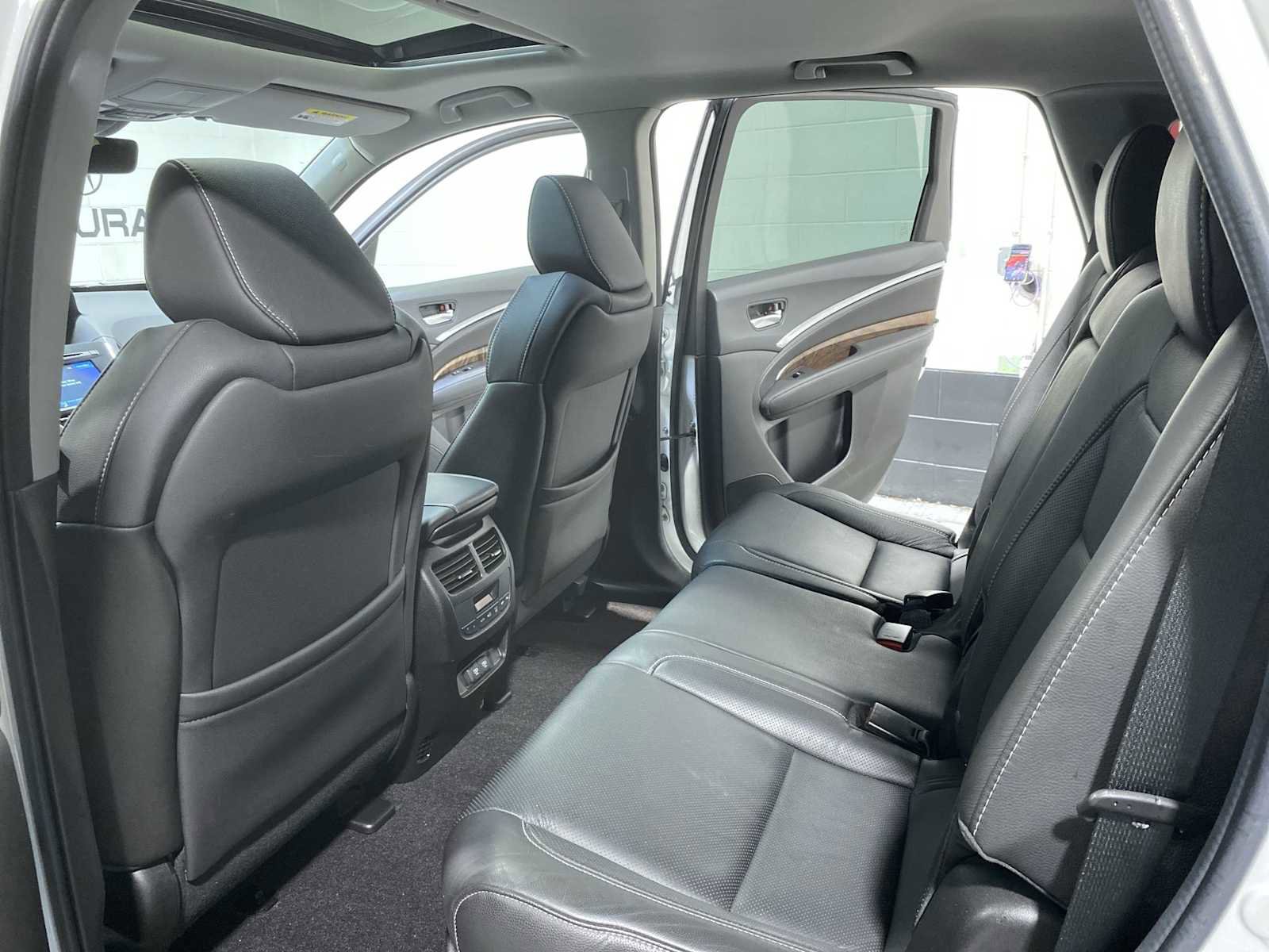 Used 2020 Acura MDX SH-AWD w/ Technology Package image 12