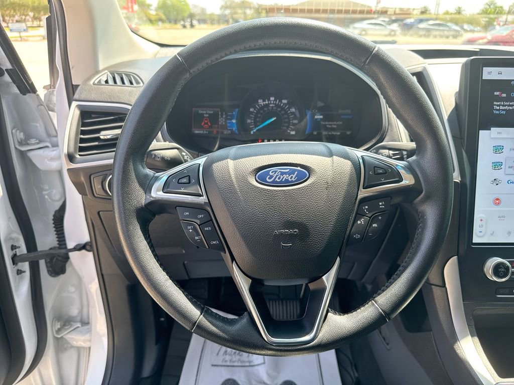 Used 2022 Ford Edge SEL image 16