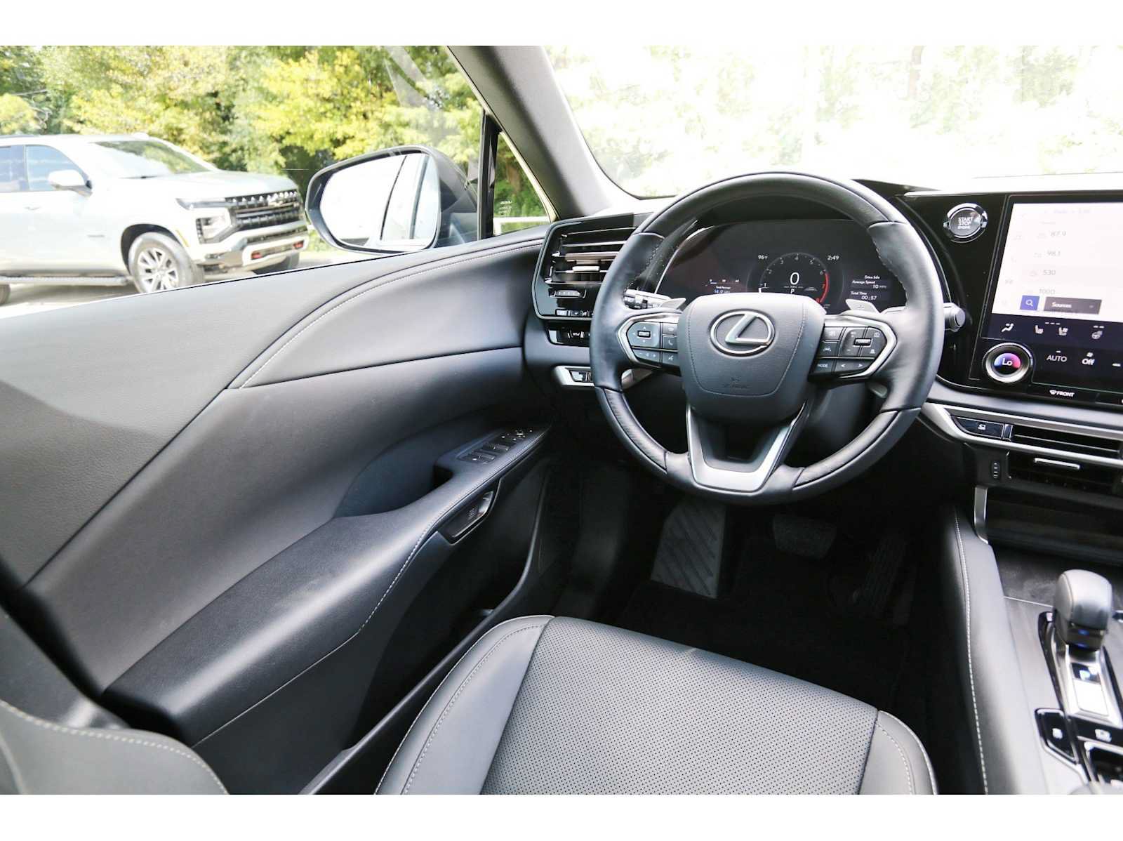 Used 2025 Lexus RX 350 Premium w/ Accessory Package (Z1) FWD image 6