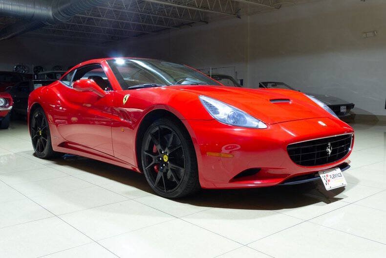 Used 2010 Ferrari California RWD image 36