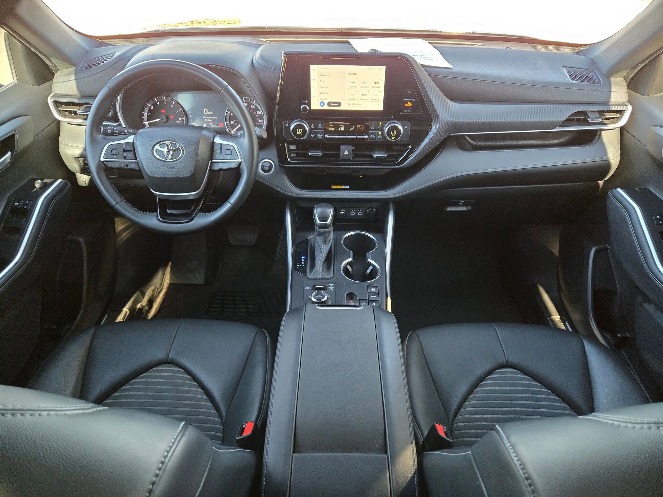 Used 2024 Toyota Highlander XSE image 17