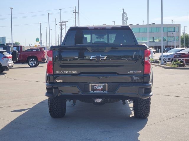 Used 2024 Chevrolet Silverado 1500 ZR2 w/ Technology Package image 13