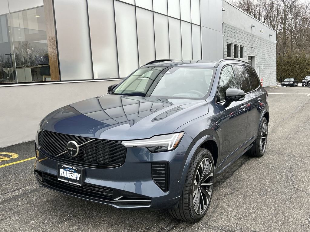 New 2026 Volvo XC90 T8 Ultra image 1