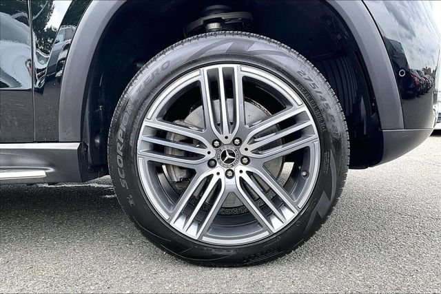 Used 2026 Mercedes-Benz GLS 450 4MATIC image 9