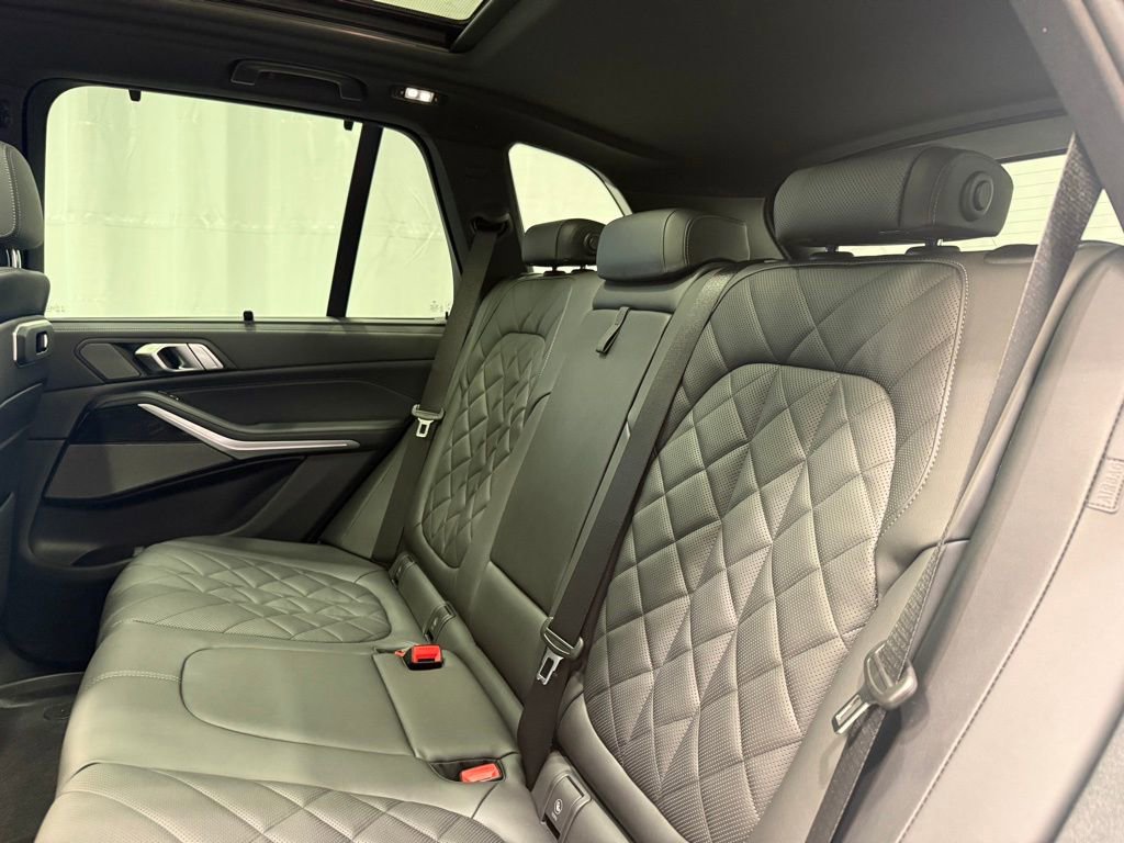 Used 2025 BMW X5 xDrive40i w/ Executive Package image 22