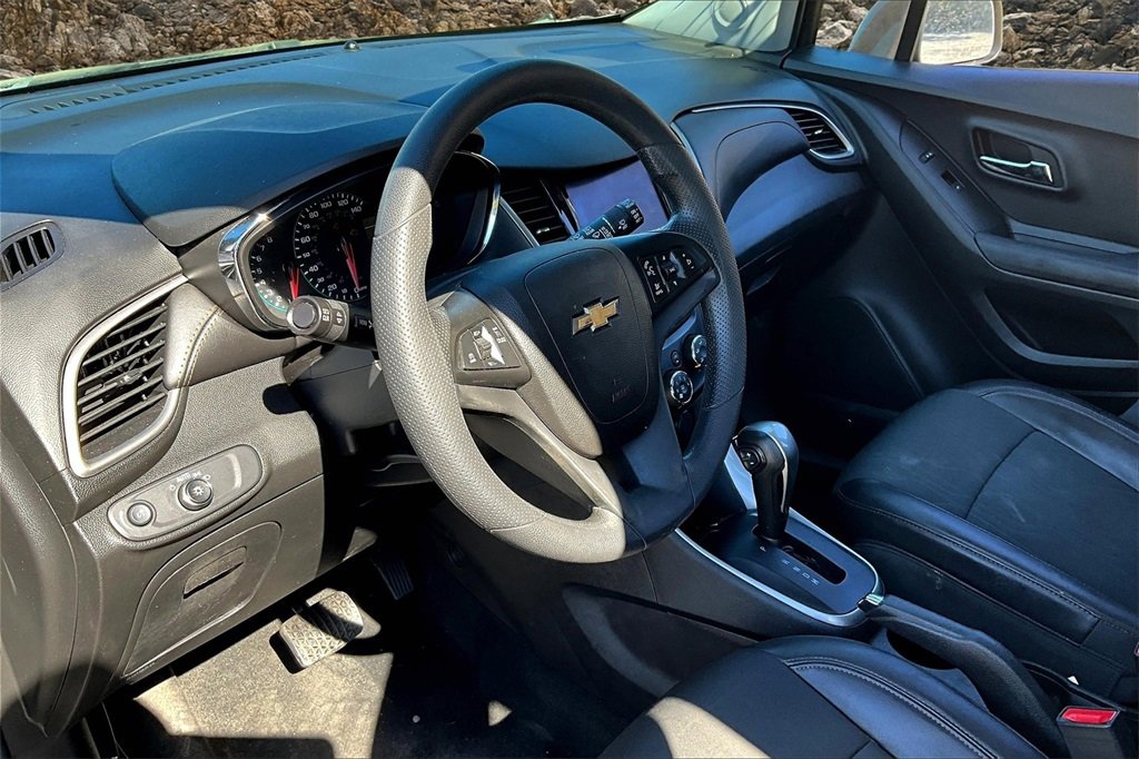 Used 2022 Chevrolet Trax LT image 11