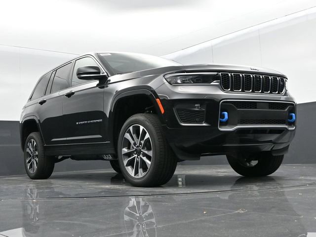 Used 2024 Jeep Grand Cherokee Overland w/ Advanced Protech Group III image 42