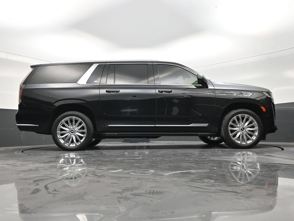 Used 2023 Cadillac Escalade ESV Premium Luxury AWD/4WD image 25