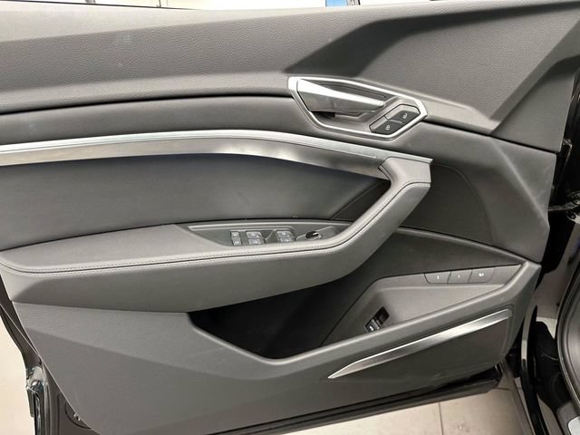 Used 2024 Audi Q8 e-tron Premium Plus w/ Premium Plus Package AWD/4WD image 18