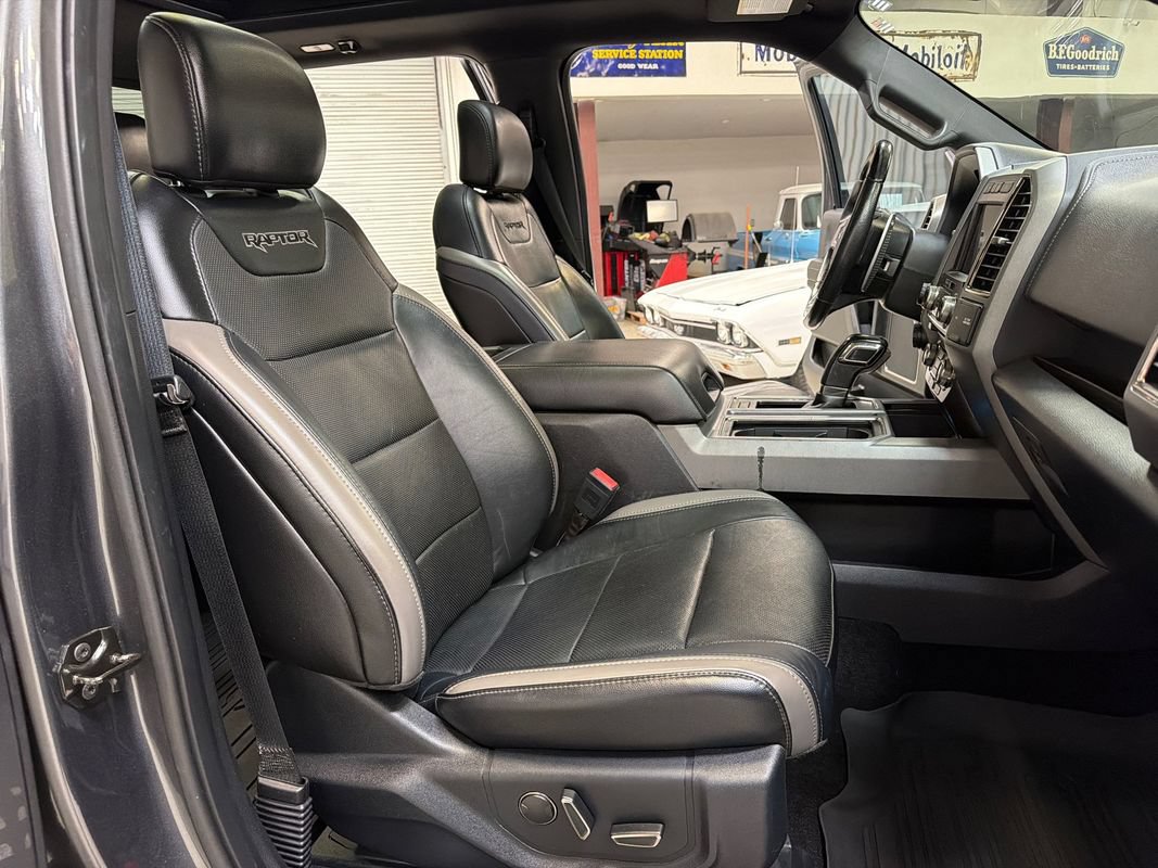 Used 2018 Ford F150 Raptor w/ Equipment Group 802A Luxury AWD/4WD image 36
