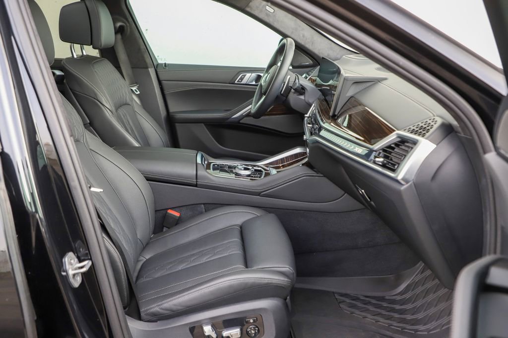Used 2024 BMW X6 xDrive40i w/ Executive Package image 37