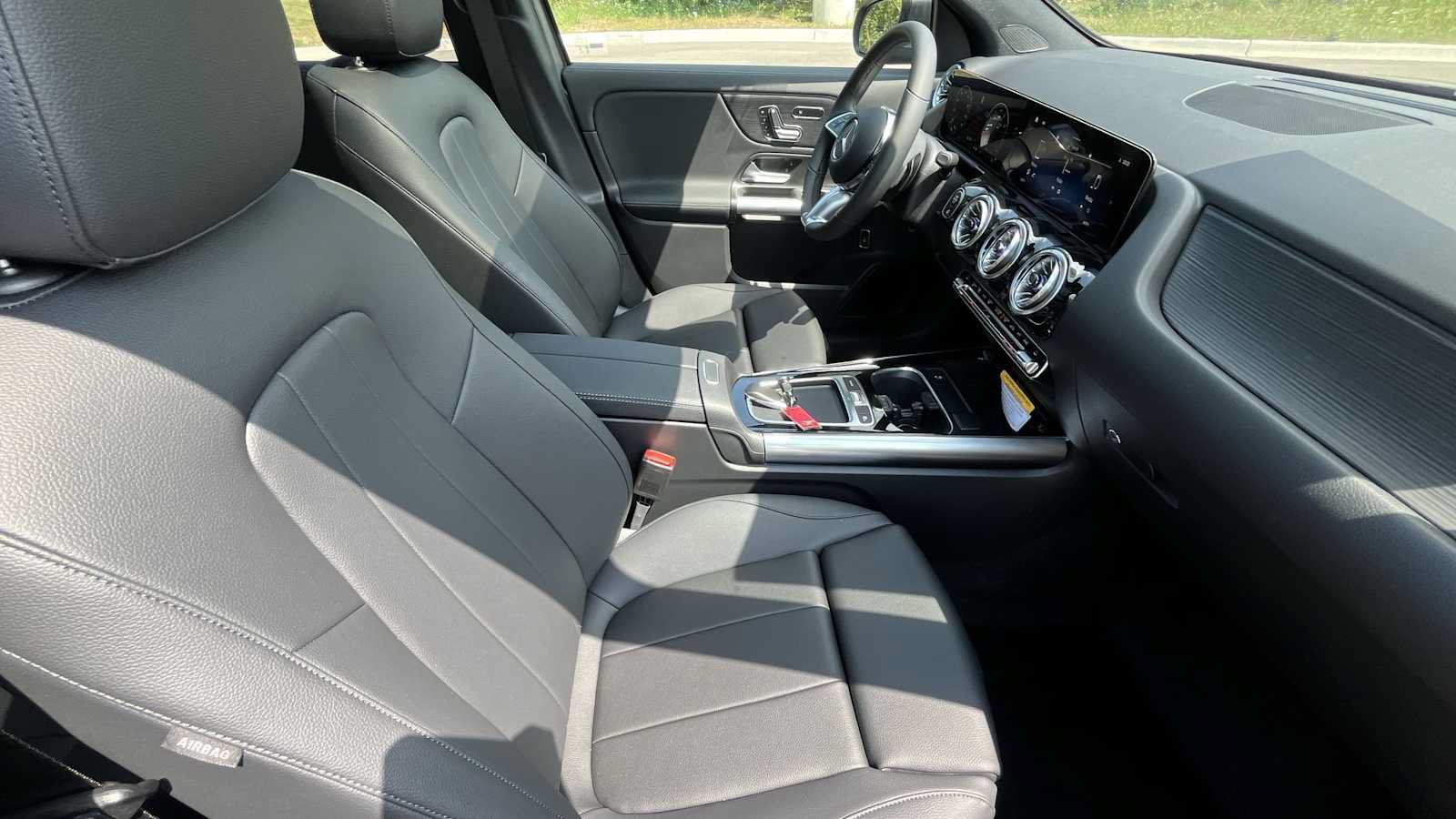 Used 2026 Mercedes-Benz GLA 250 4MATIC image 11