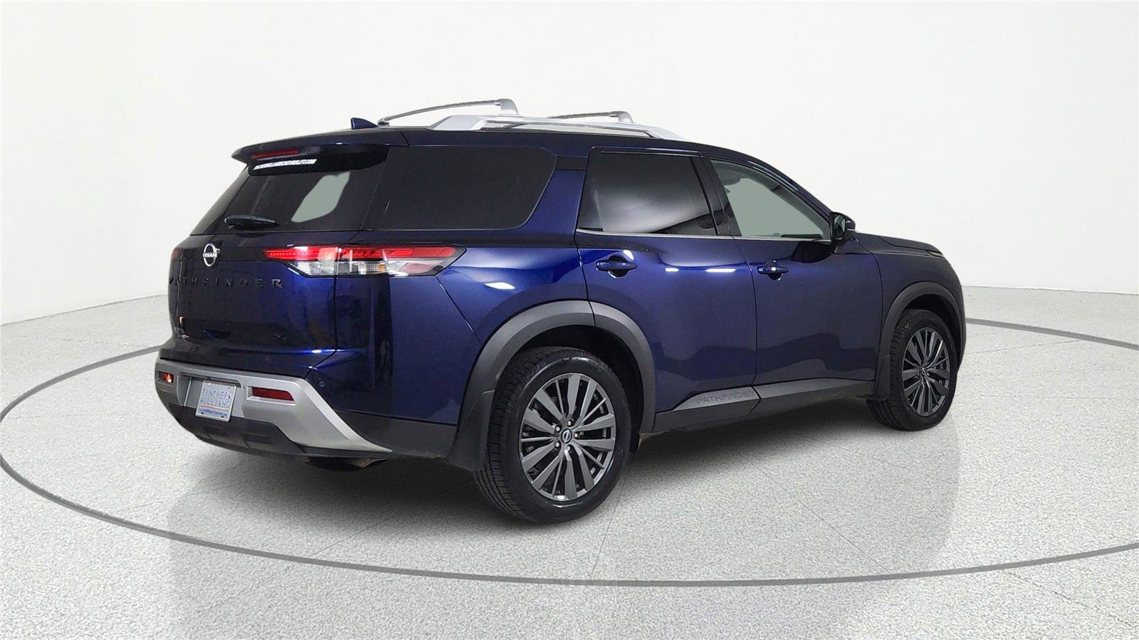 Used 2022 Nissan Pathfinder SL w/ SL Premium Package image 4