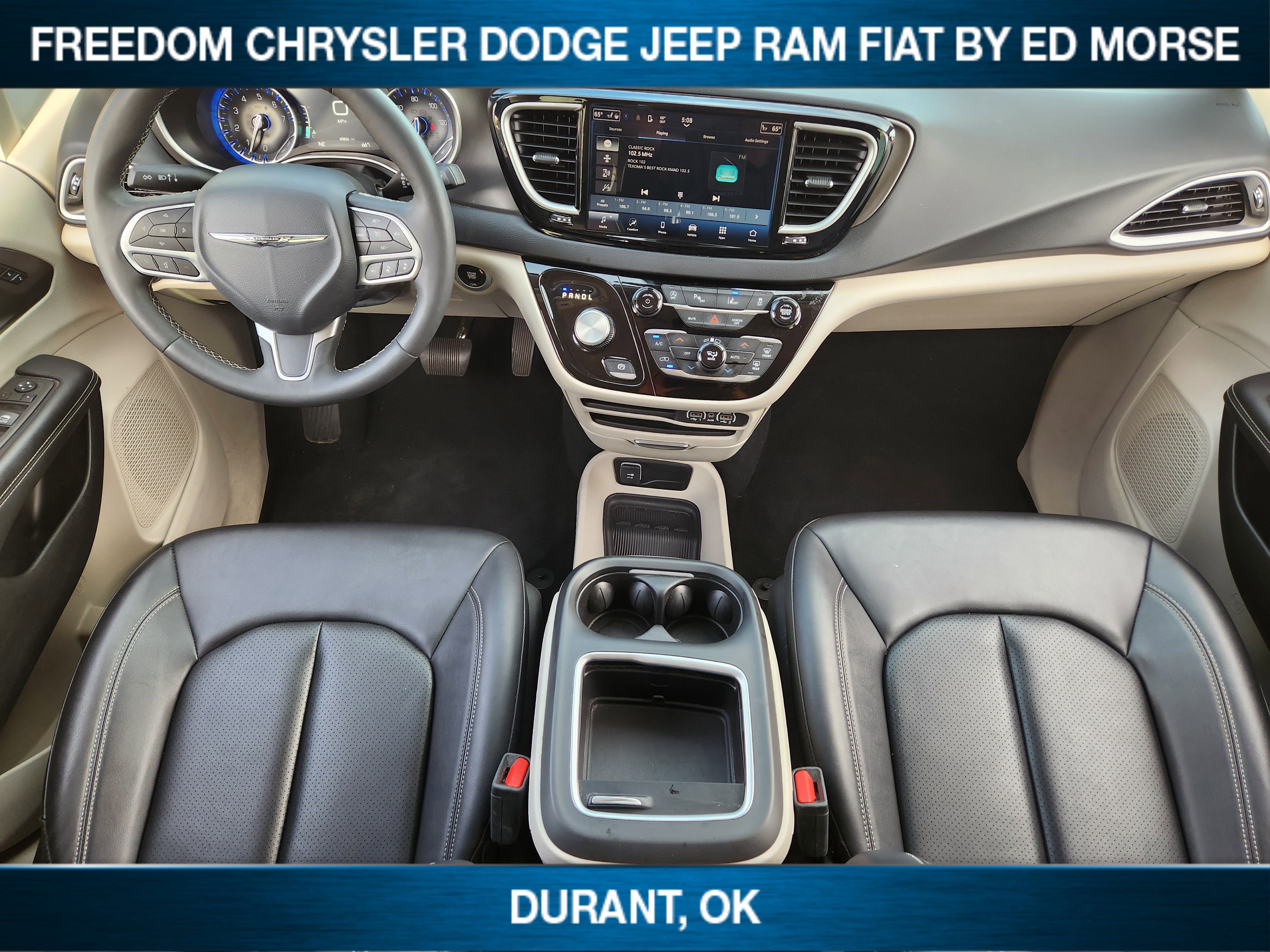 Used 2024 Chrysler Pacifica Touring-L image 19