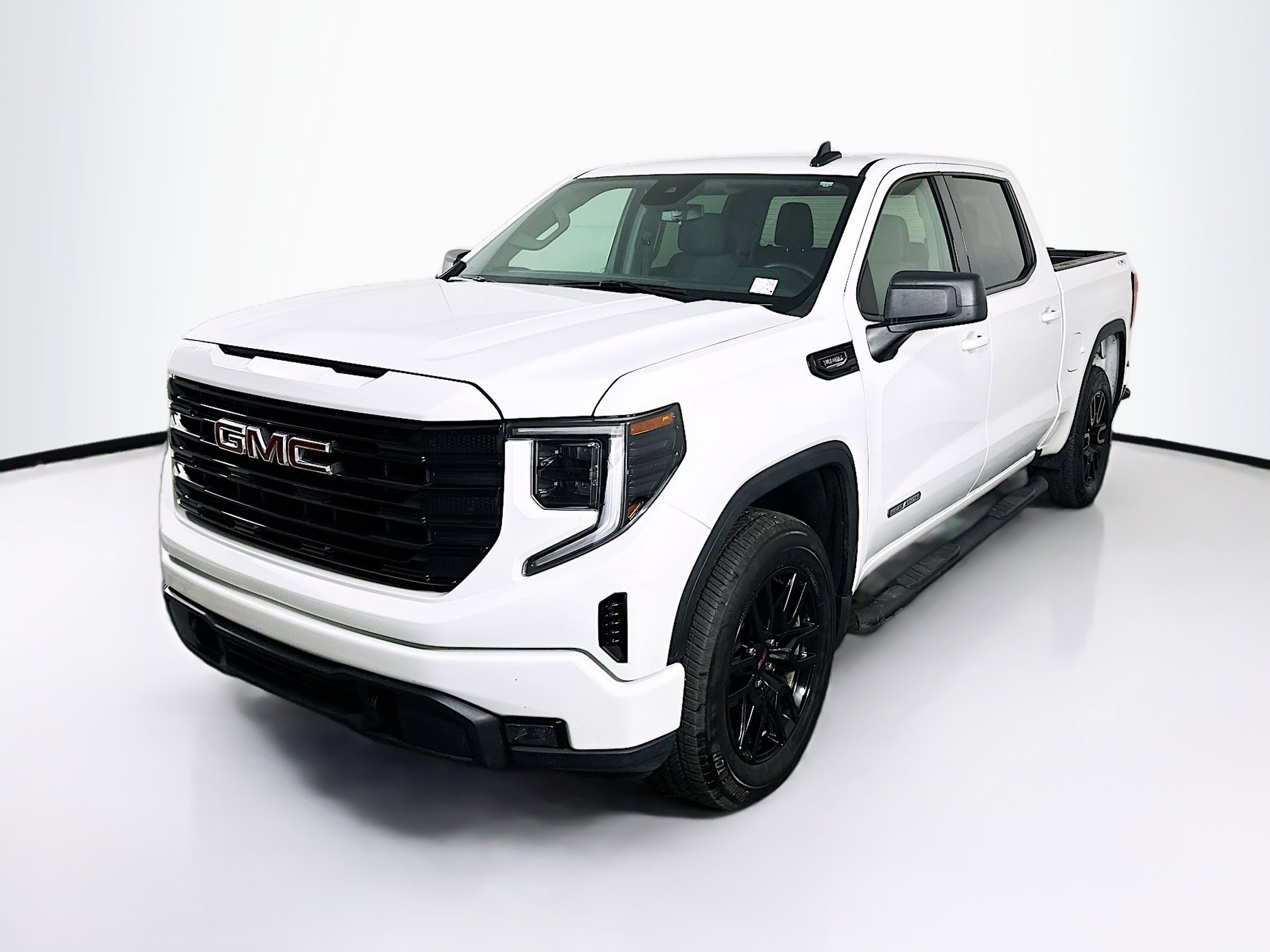 Used 2024 GMC Sierra 1500 Elevation image 3