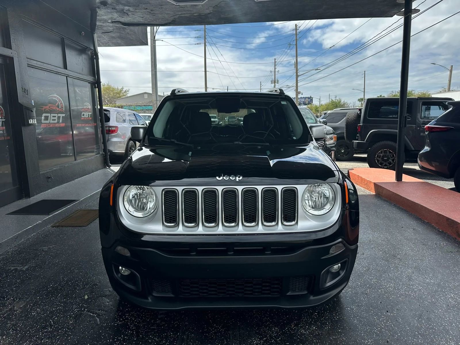 Used 2016 Jeep Renegade Limited image 3