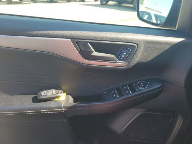 Used 2022 Ford Escape SE w/ Convenience Package image 12