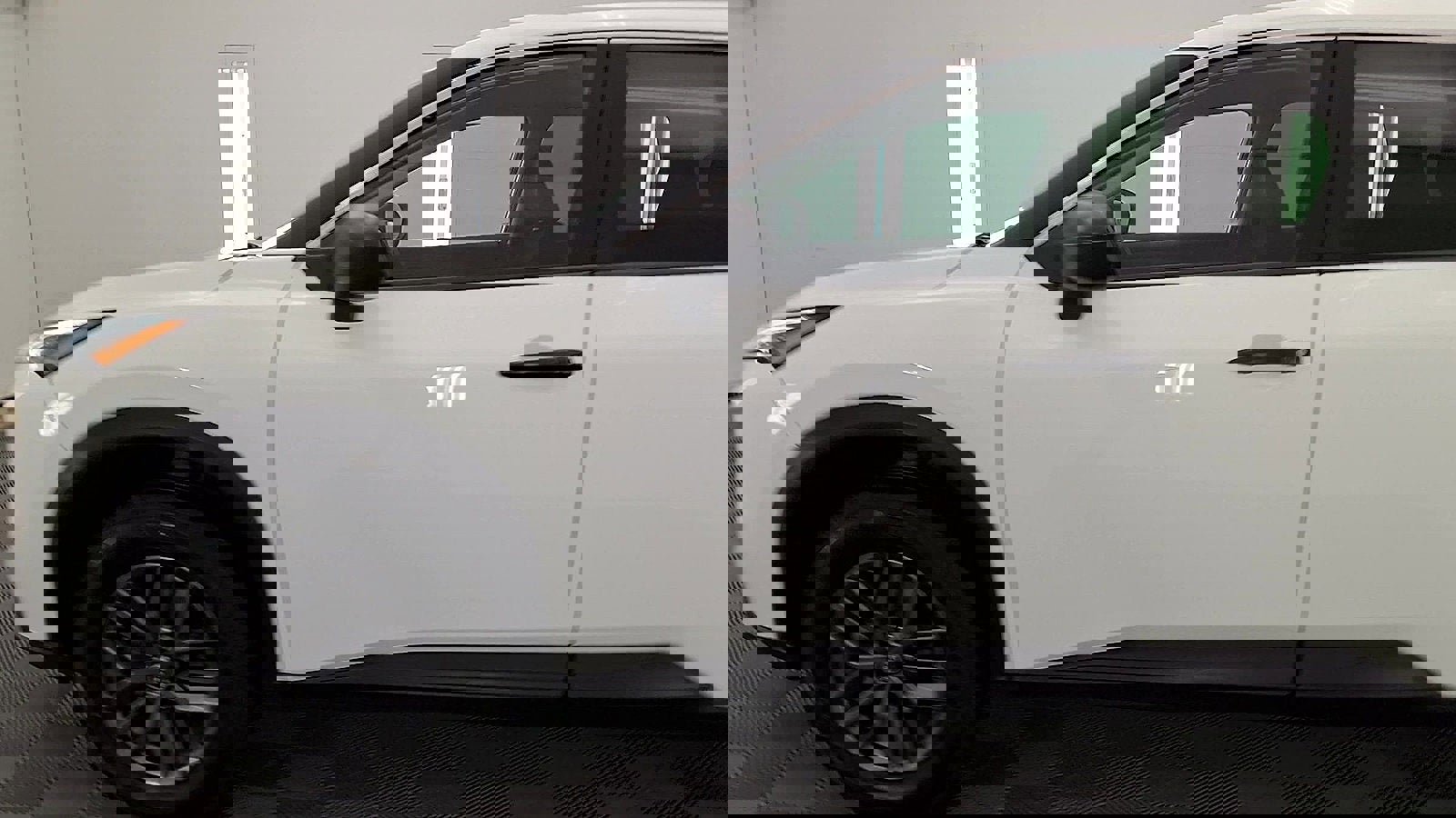 Used 2024 Nissan Rogue S image 9