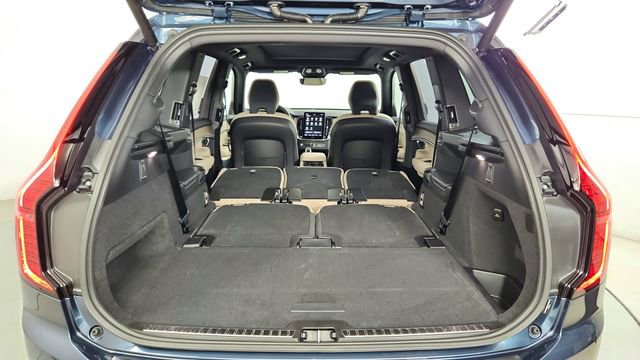 New 2026 Volvo XC90 T8 Plus w/ Protection Package Premier AWD/4WD image 43
