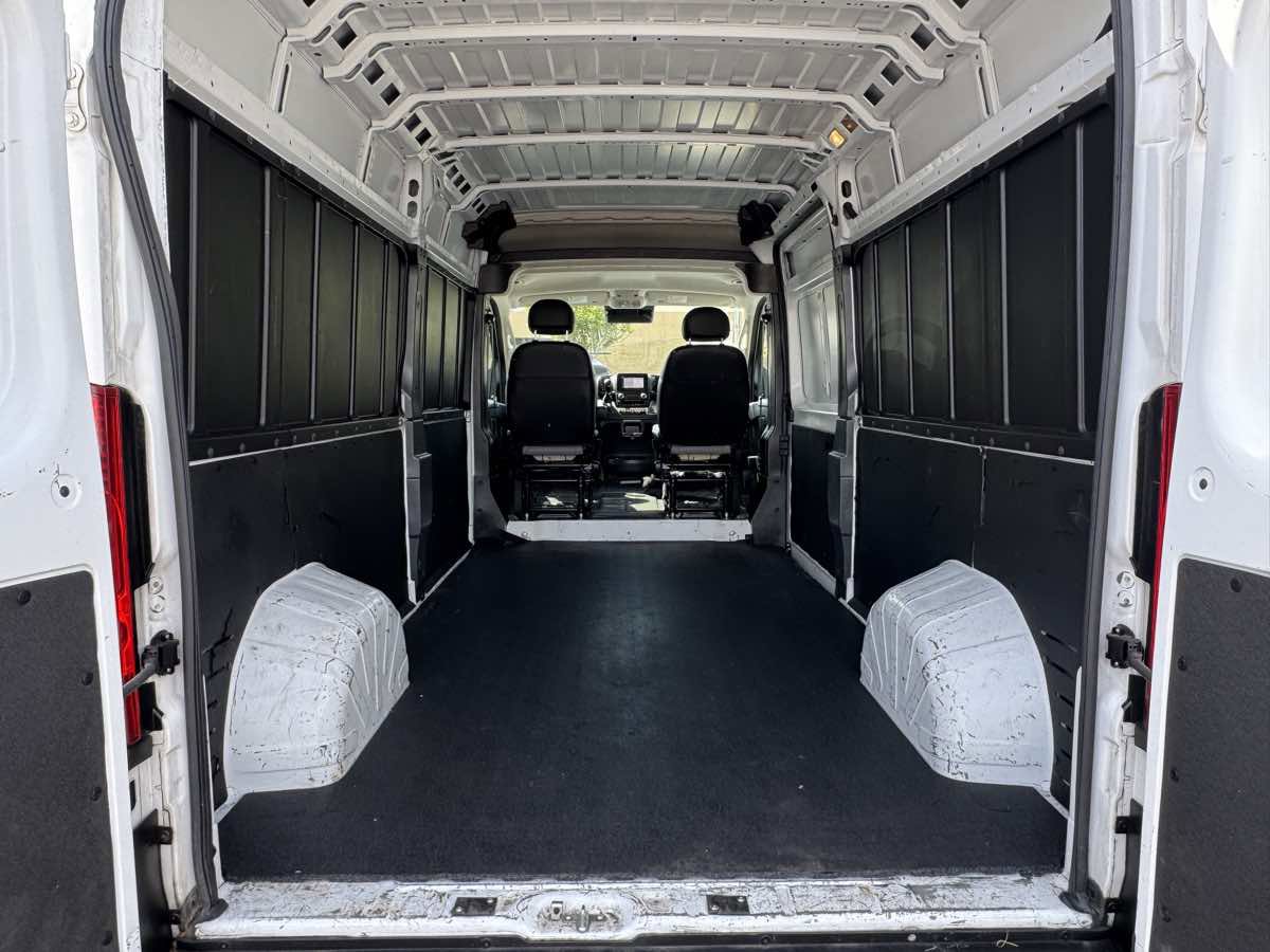 Used 2023 RAM ProMaster 2500 FWD image 14