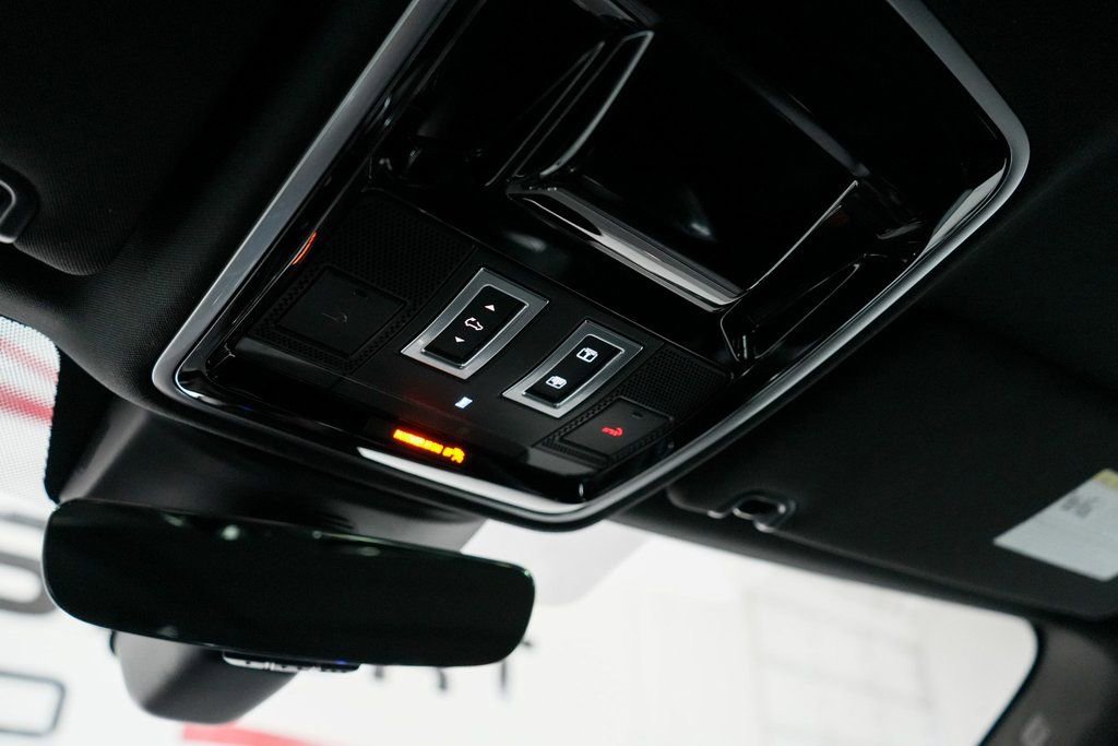 Used 2017 Land Rover Range Rover Sport HSE image 19