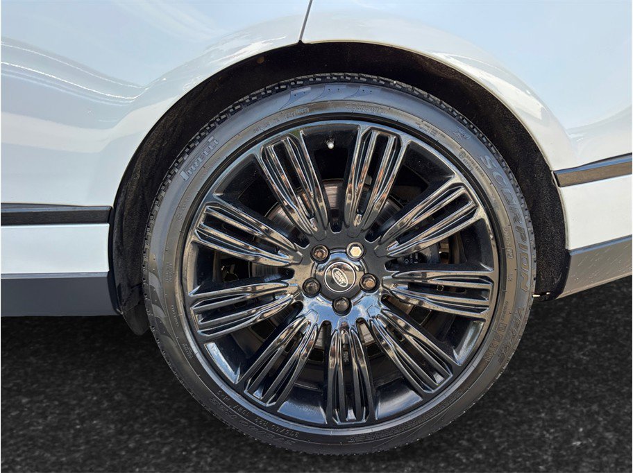 Used 2019 Land Rover Range Rover Supercharged AWD/4WD image 12