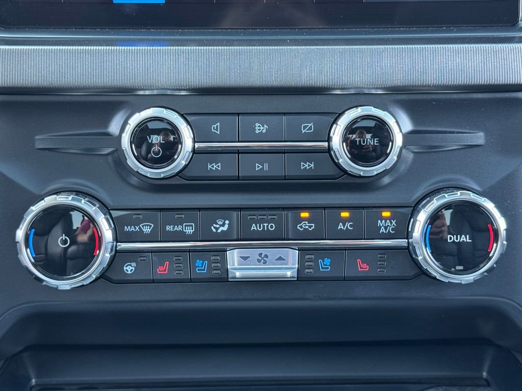 Used 2024 Ford F350 Platinum w/ Tremor Off-Road Package image 25