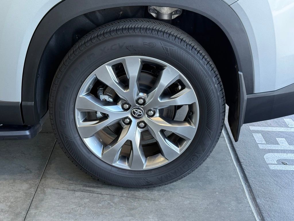 Used 2024 Toyota Grand Highlander Limited image 16