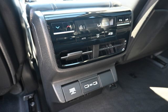 Used 2023 Acura MDX SH-AWD w/ Technology Package image 29