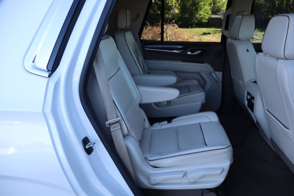 Used 2021 GMC Yukon Denali w/ Denali Premium Package AWD/4WD image 23