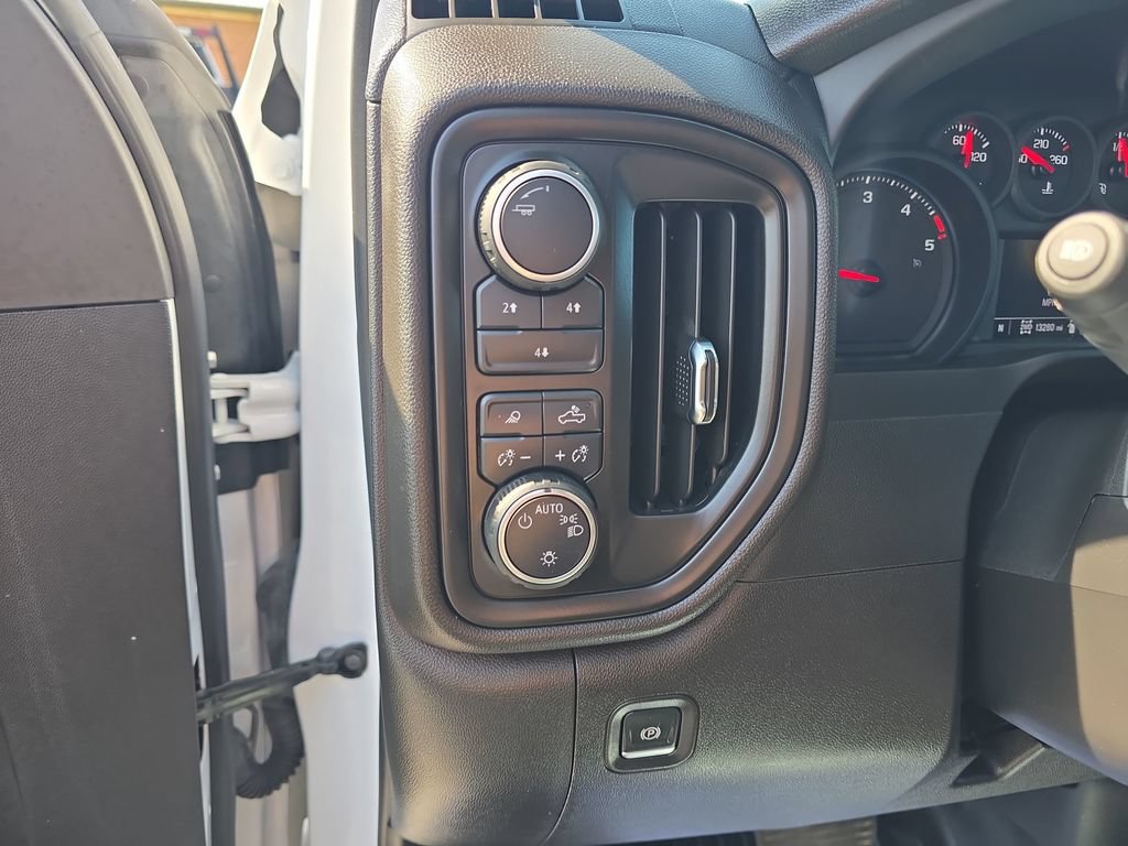 Used 2025 Chevrolet Silverado 3500 W/T AWD/4WD image 28