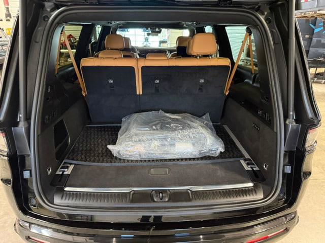 Certified 2025 Jeep Grand Wagoneer L Series III w/ Rear Seat Video Group 1 AWD/4WD image 27