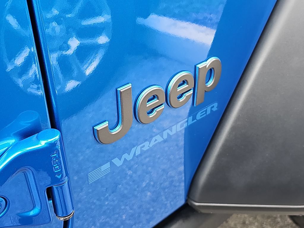 Used 2024 Jeep Wrangler Unlimited AWD/4WD image 32