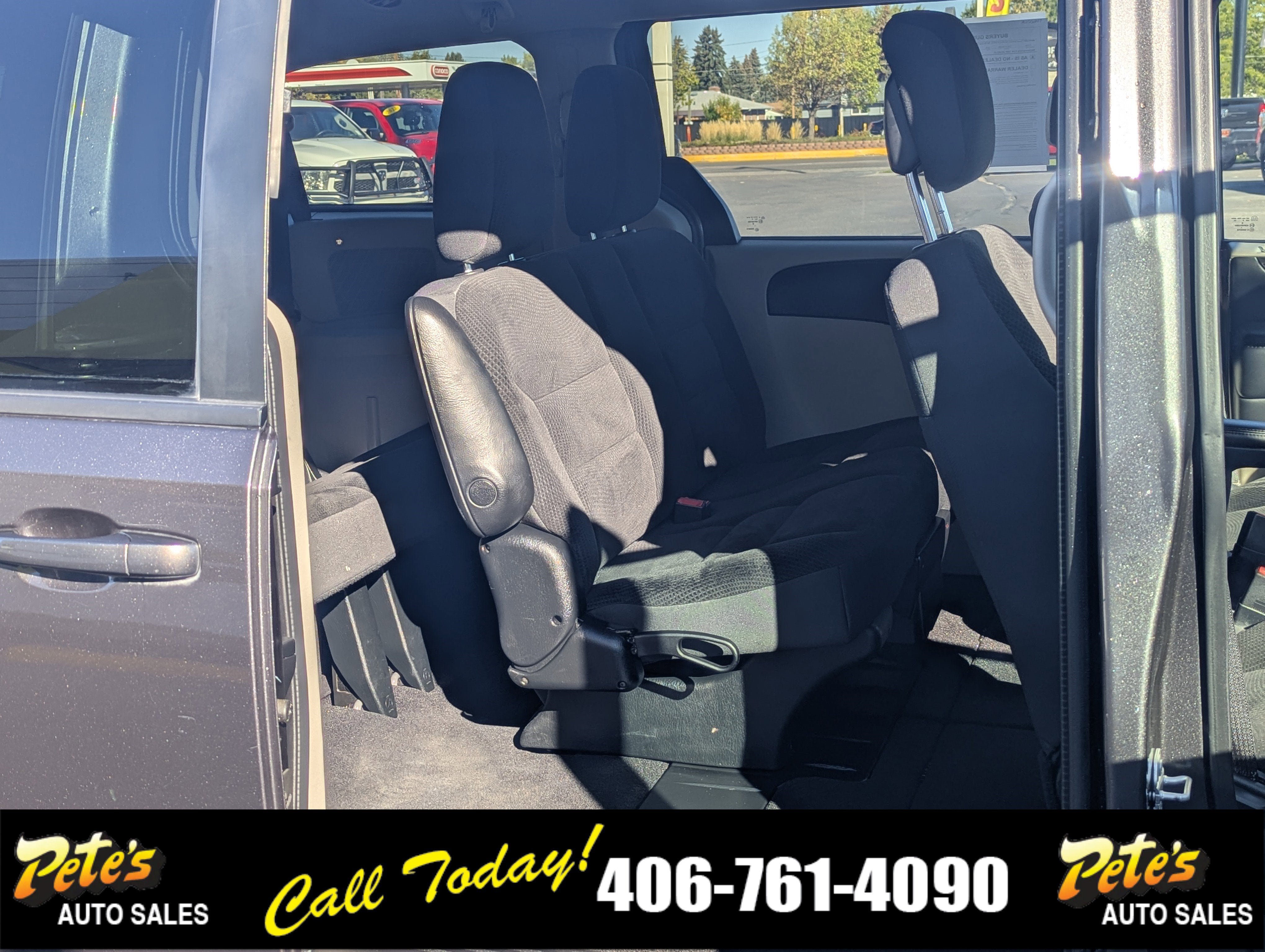 Used 2018 Dodge Grand Caravan SE w/ UConnect Hands-Free Group FWD image 13