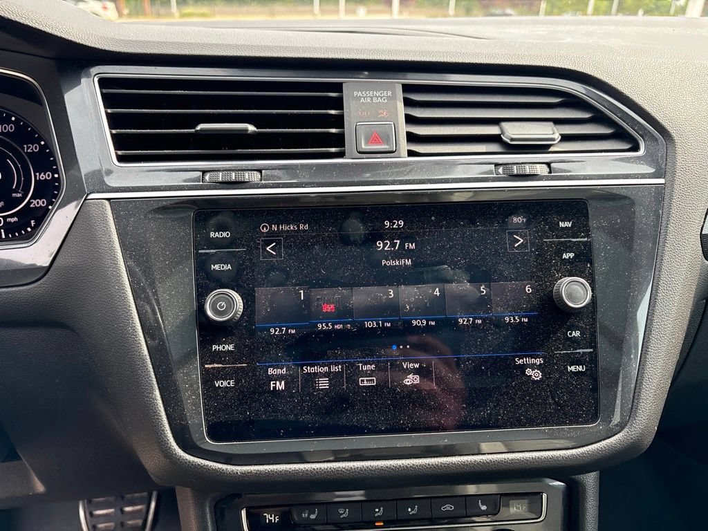 Used 2018 Volkswagen Tiguan SEL Premium w/ R-Line Package FWD image 17