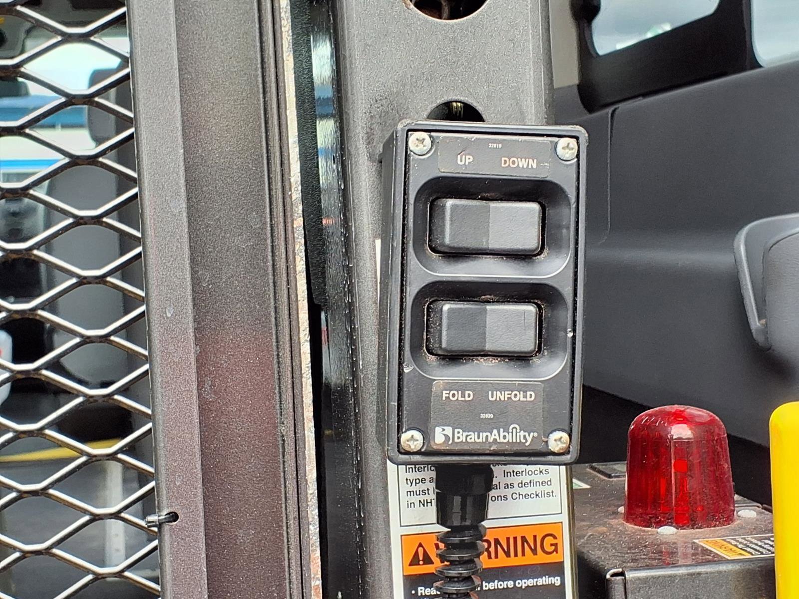 Used 2016 Ford Transit 350 XL image 7