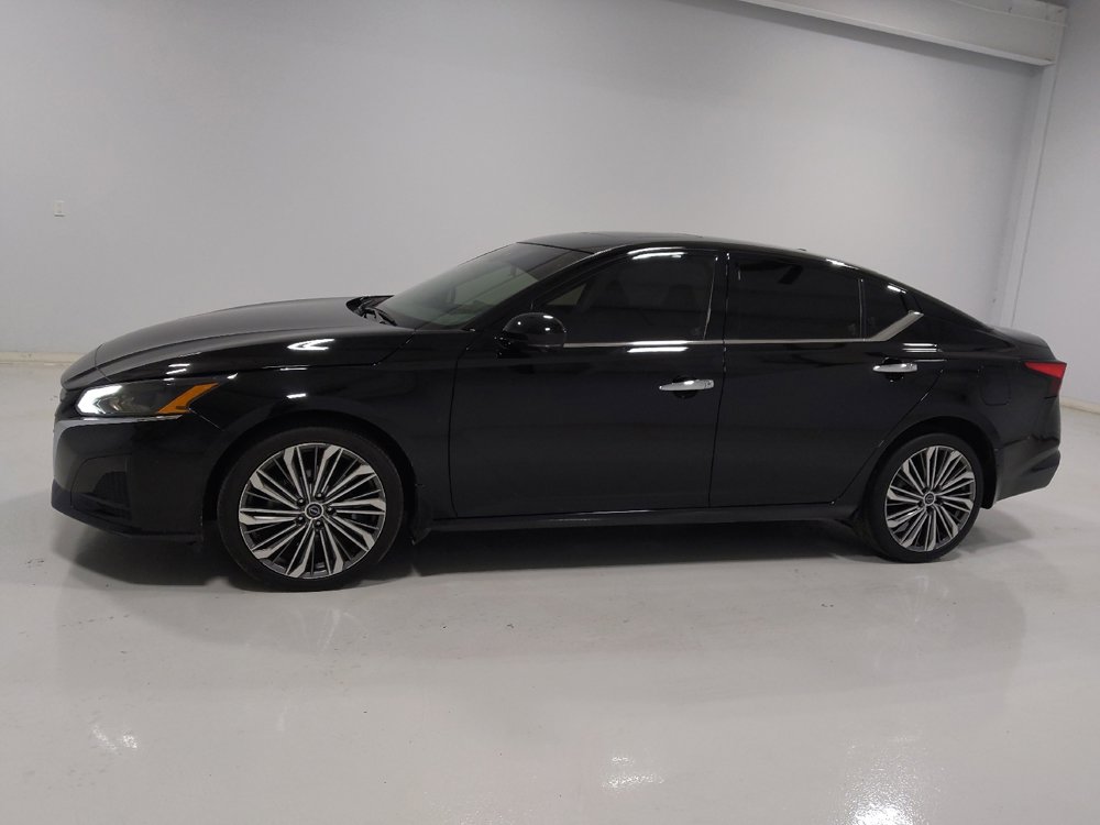 Used 2023 Nissan Altima 2.5 SL image 2
