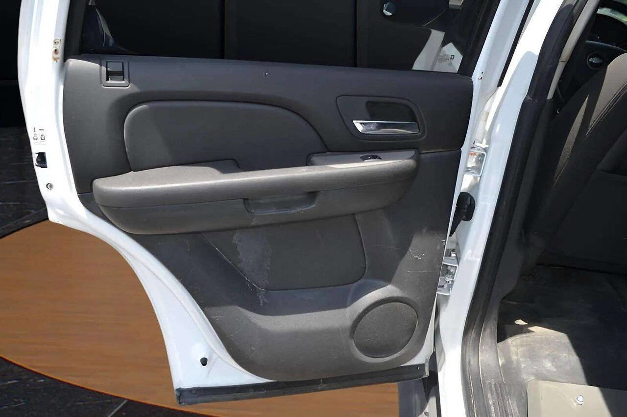 Used 2010 Chevrolet Tahoe LS w/ Interior Plus Package image 14