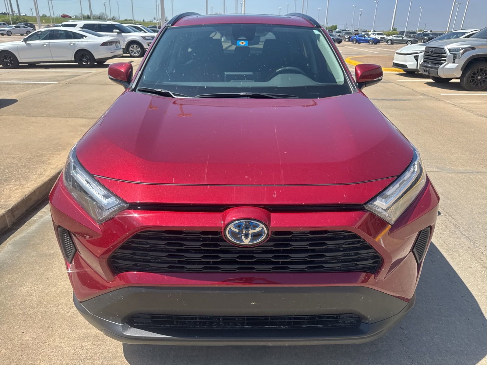 Used 2022 Toyota RAV4 XLE w/ Convenience Package AWD/4WD image 5