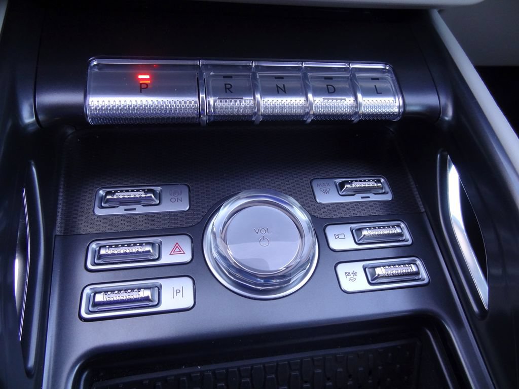 Used 2026 Lincoln Nautilus Premier AWD/4WD image 24