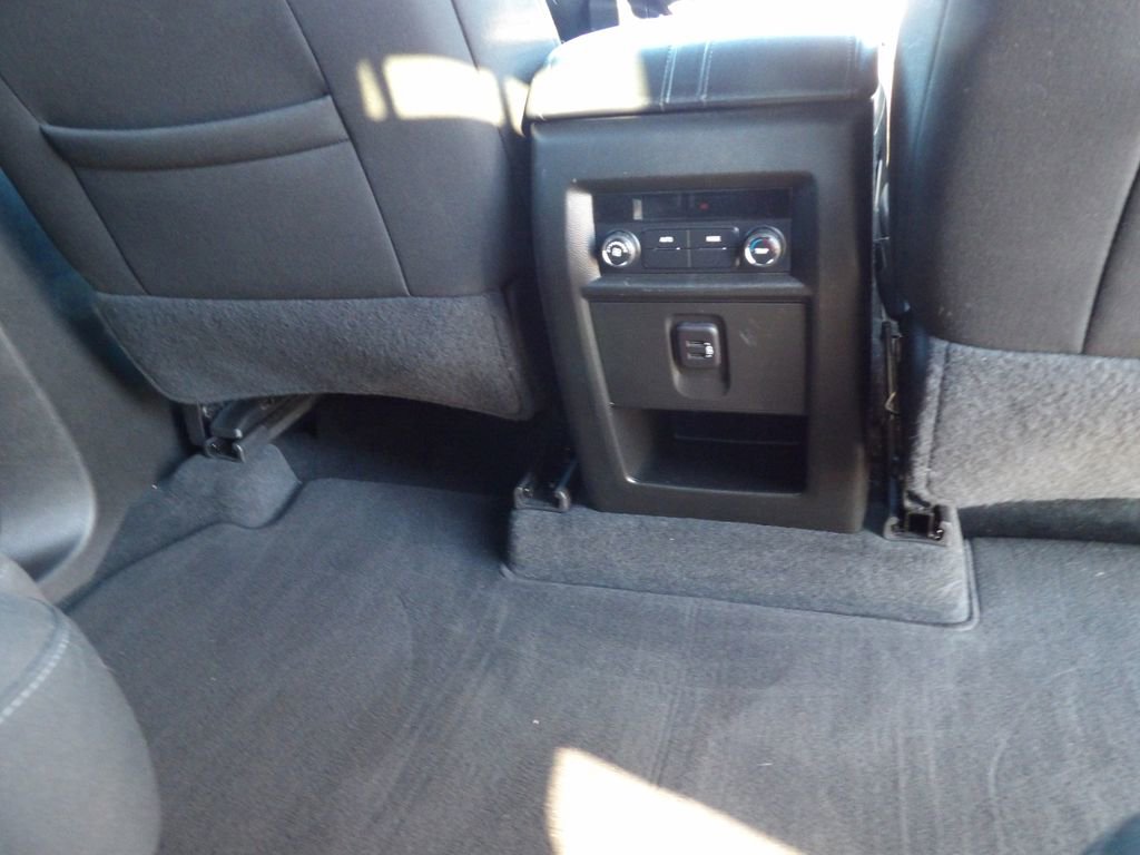 Used 2023 Chevrolet Traverse LT image 13