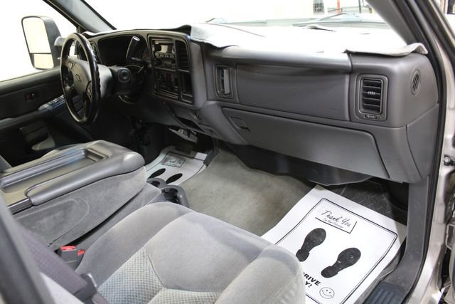 Used 2006 Chevrolet Silverado 2500 LT w/ Onstar Plus Package image 15