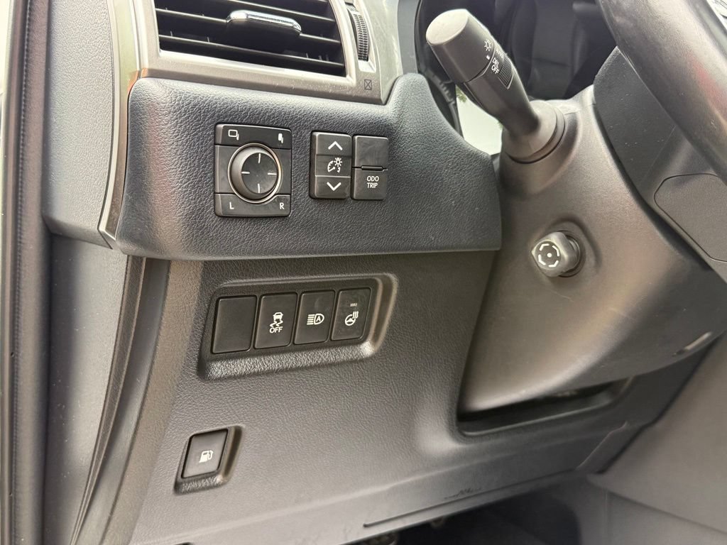 Used 2022 Lexus GX 460 Premium w/ Accessory Package AWD/4WD image 26