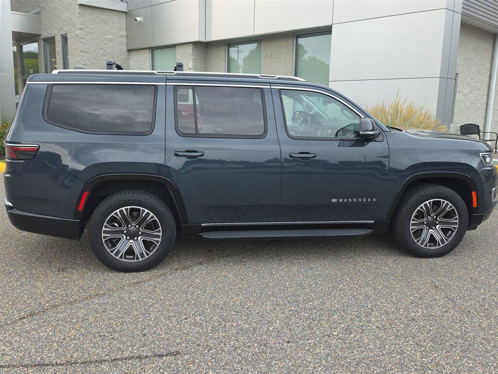 Used 2023 Jeep Wagoneer 4WD w/ Premium Group I image 5