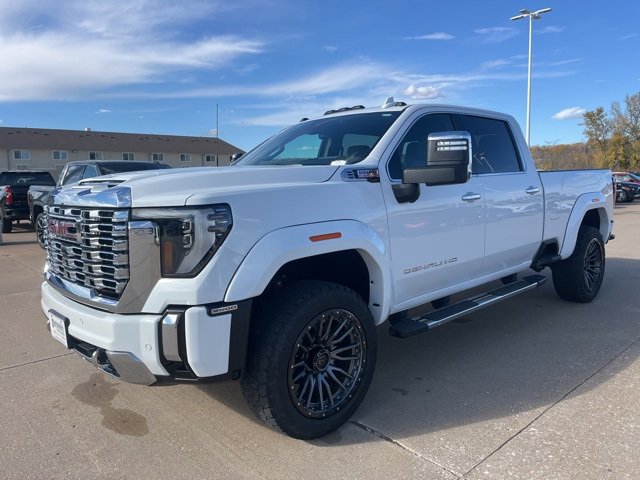 Used 2024 GMC Sierra 2500 Denali w/ Denali Reserve Package image 12