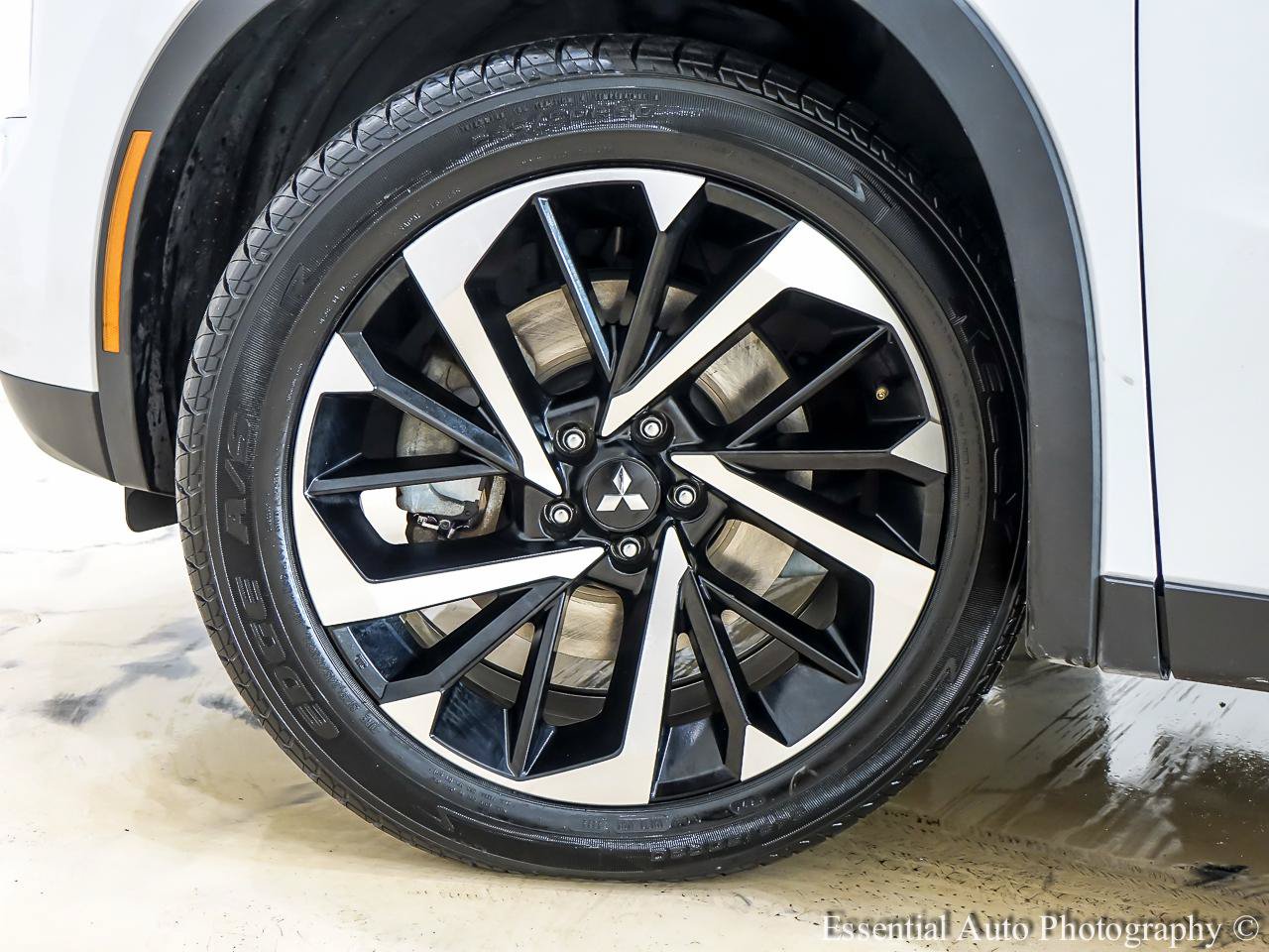 Used 2023 Mitsubishi Outlander SE FWD image 12