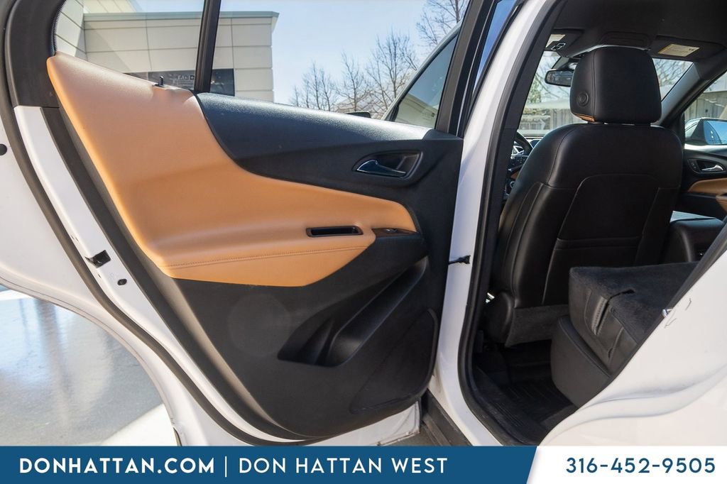 Used 2025 Volkswagen Atlas SE image 16