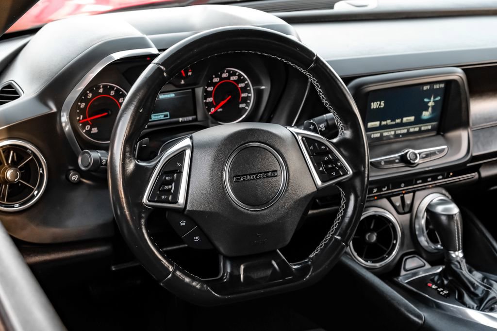 Used 2018 Chevrolet Camaro LT RWD image 11
